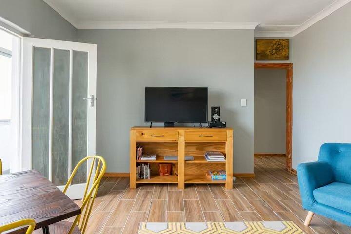 2 Bedroom Property for Sale in Fish Hoek Western Cape